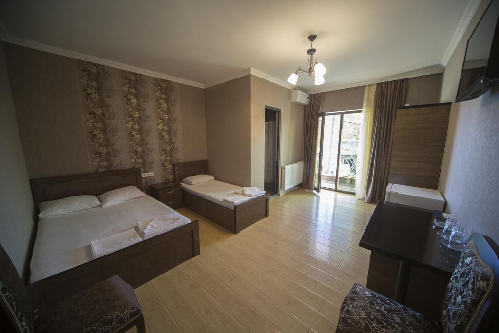 Hotel Nikala 茨卡尔图博 外观 照片